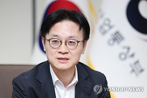 김정관 "전쟁 끝나도 원유 수급 정상화 시간 걸려…非중동 확대 지속"_윤은별