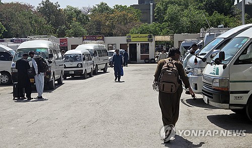 한산한 이슬라마바드 시외버스 터미널