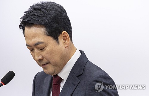 생각에 잠긴 장동혁 대표