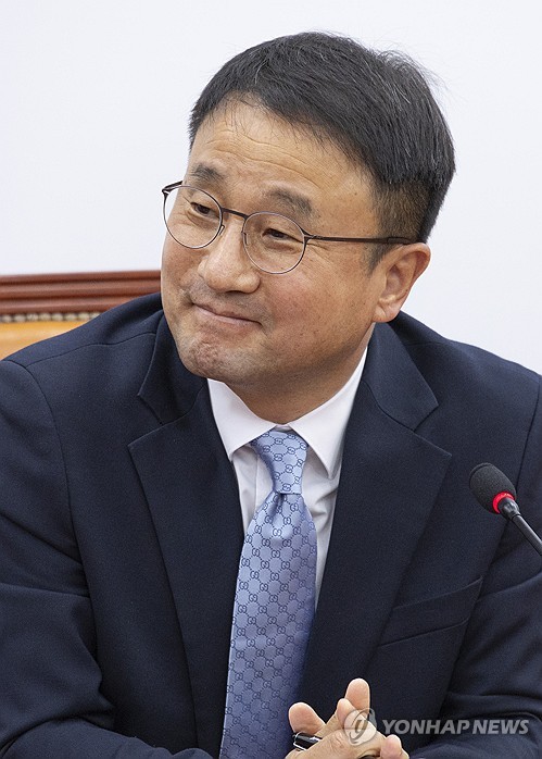 한병도, 연임 위해 원내대표직 사퇴…"李정부·민주당에 기여할 길 찾겠다"(종합)_황남경