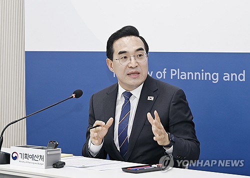 박홍근 "고유가 피해지원금 본예산 반영 검토한 바 없어"_최욱