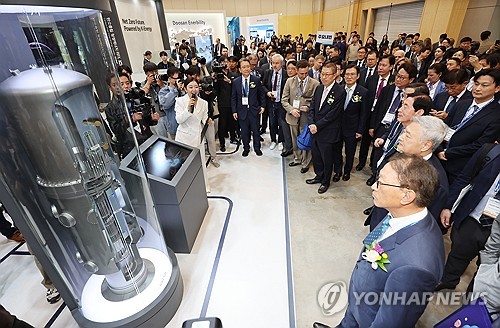 2026 부산국제원자력산업전에 전시된 혁신형 소형모듈원전(i-SMR) 모형