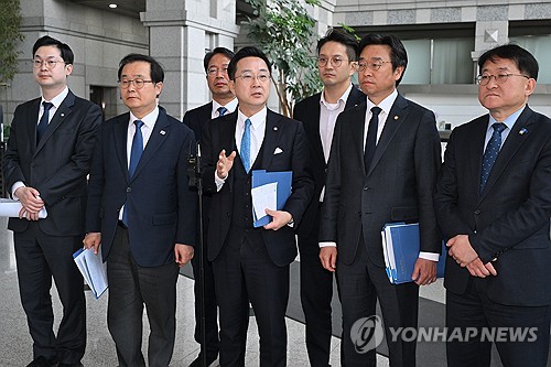 금감원 찾은 국조특위…與 "檢, 쌍방울 부정거래 의혹 수사에 반영 안 해"_온다예