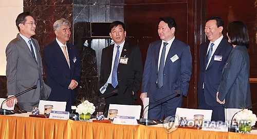 韓-베트남, 비즈니스 포럼에서 AI 전환 논의…MOU 70여건 체결_한종화