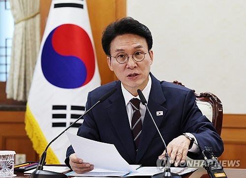 金총리 "지방 주도 성장의 핵심은 인재…부처 칸막이 넘는 논의 필요"_정지서