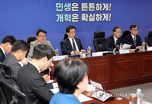 與 "내달 車 5부제 할인 특약 출시…1톤 이하 화물차도 포함"_황남경