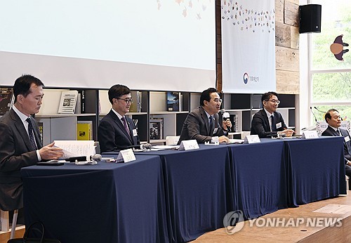 박홍근, 국가부채 우려에 "재정 지속가능성 경계 늦추지 않을 것"_최욱