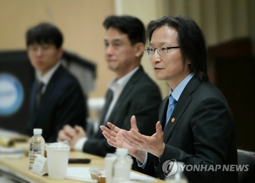 공정위원장, "제분업계 자발적 가격 인하 긍정적…불공정 엄정 제재"_변명섭