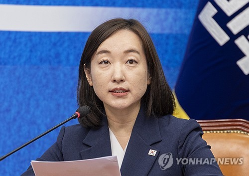 인사말 하는 전은수 전 청와대 대변인