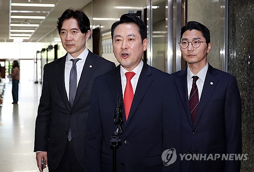 개헌 표결 D-1…장동혁, 우원식 막판 설득에도 "위헌 자행하며 개헌은 모순"_황남경