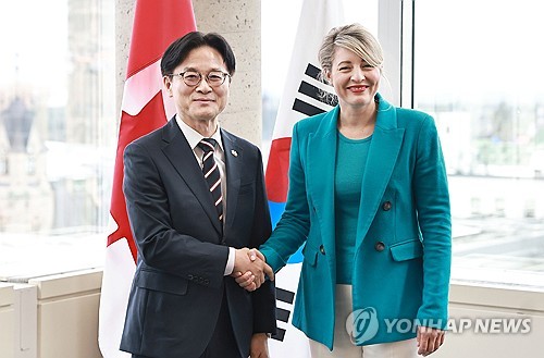 한국-캐나다, 잠수함 수주 지원 협력 강화 논의_주동일