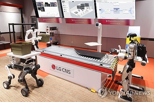 LG CNS RX 미디어데이서 로봇들이 자율협업하는 모습