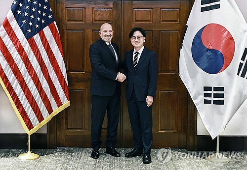 김정관 산업장관, 美 러트닉 장관 만나…대미 투자 방향 협의_윤은별