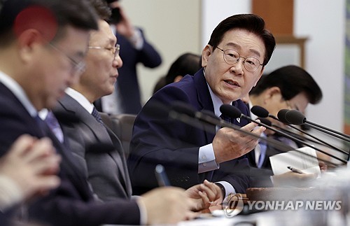 '잔인한 금융' 또 저격한 李대통령 "혜택은 누리고 부담은 안 지면 옳지 않아"_정지서