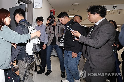 삼성전자 노사, 사후조정 이틀째…마라톤협상 지속_한종화