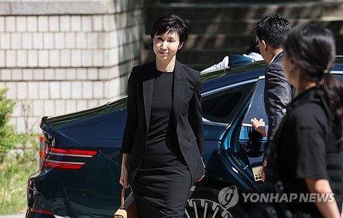 최태원·노소영, 2년만에 법정 대면…재산분할 조정 법정 출석_한종화
