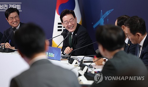 李대통령 "조선업, 한미 투자협력서 가장 중요…과실 함께 나눠야"_정지서