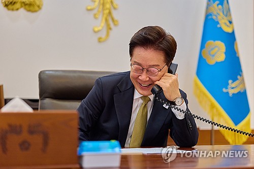 李대통령, 멕시코 대통령과 통화…"양국 FTA 협상 조속히 재개"_정지서