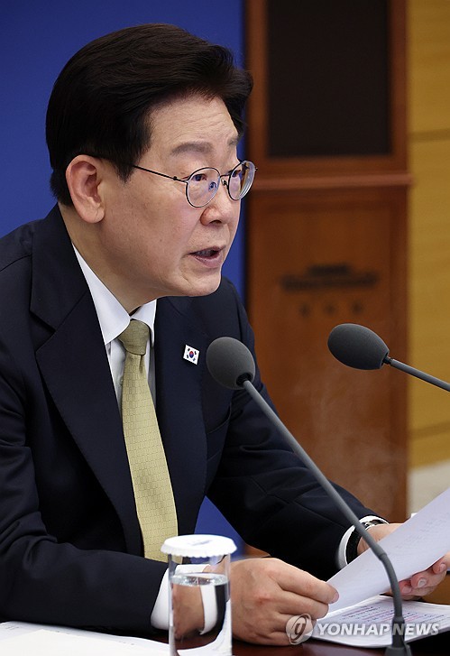 李대통령 지지율 61%·3%p↓…민주 45%·국힘 23%[한국갤럽]_황남경
