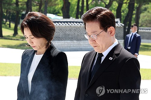 李대통령, 취임 후 첫 5·18 기념식 참석…"함께 사는 세상"_정지서