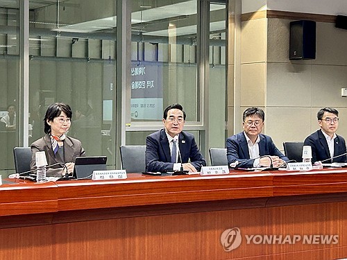 박홍근 "5·18 단체 중앙회관 건립 적극 검토…유가족에 합당한 보상"_박준형