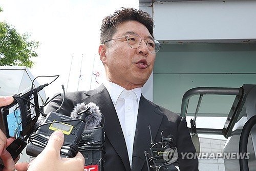 신세계그룹 부사장, 광주 달려갔지만 5·18단체 못 만났다_정수인