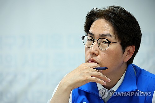 하정우 업스테이지 주식 논란에…VC업계 "스타트업에선 흔한 사례"_양용비