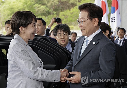 李대통령, 고향 안동에서 日다카이치 영접…"어젯밤부터 기다렸다"_정지서