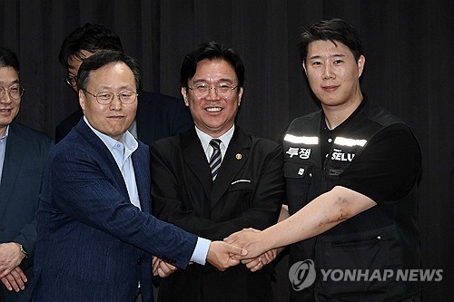 삼성전자 노사 임금협상 잠정합의…23일부터 노조 찬반투표(종합)_한종화