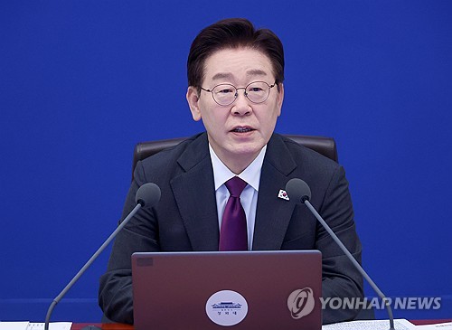 李대통령 "국가 폭력 공소시효 배제…민생 품목 수급안정 총력"_정지서
