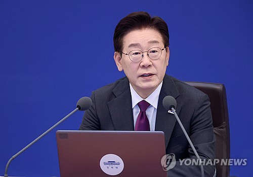 스타벅스 이어 일베 정조준…李정부 '혐오 규제' 본격화_정지서