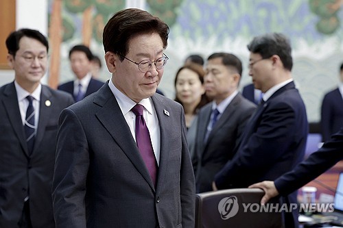 李대통령 지지율 64%·3%p↑…민주 45%·국힘 22%[한국갤럽]_황남경
