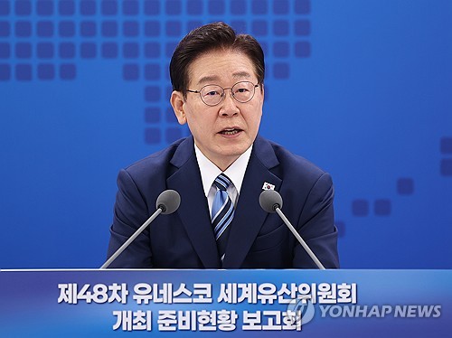 국세청 치켜세운 李대통령 "지방정부도 선거 끝나면 해야겠지요?"_정지서
