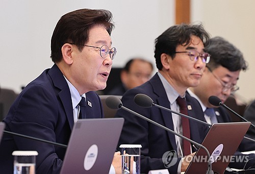 李대통령 "전통시장 살아야 나라산다"…시설 현대화·온라인 플랫폼 구축 주문(종합_정지서