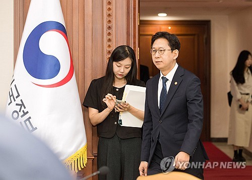 과기부 배경훈 "누구나 AI로 경제활동…R&D로 경제성장 기여"_서영태