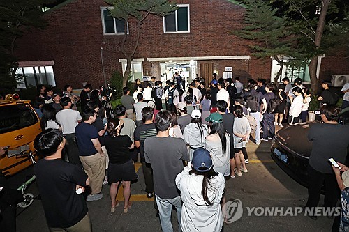 투표용지 부족으로 오후 10시까지 투표시간 연장