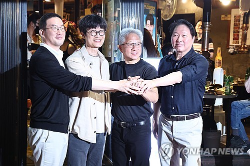 엔비디아, 네이버와 AI 팩토리 동맹…"네이버, 韓 AI·현지 접점 강점"_윤영숙