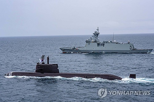 한국-캐나다 해군 연합협력훈련에 참여한 도산안창호함