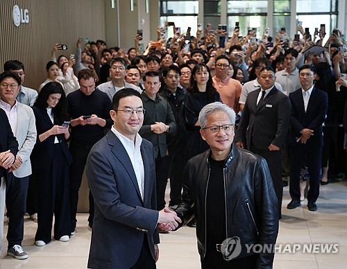 [LG AI 전략③] 돈 되는 AI는 어디서…AIDC·AX로 수익화 시험대_윤영숙