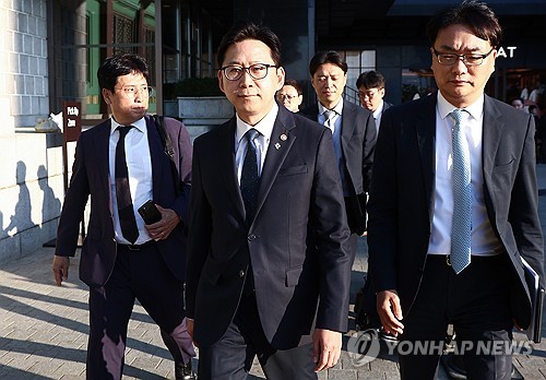 배경훈 "젠슨 황에 베라 루빈 최우선 공급 요청할 것"_윤영숙