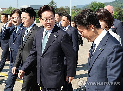靑 "李대통령 내일 귀국…환영 행사에 김민석·정청래 참석"_온다예