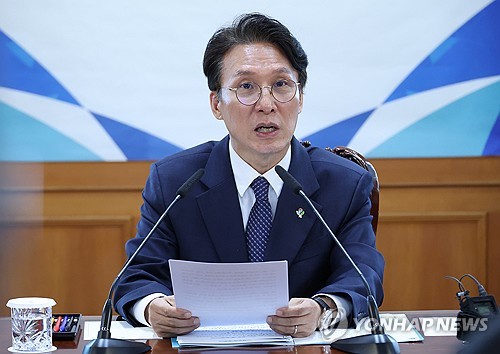 金총리 "투표지 부족 사태 부끄러웠다…청년층 문제의식 무겁게 받아들일 것"_정지서