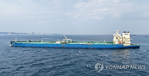 국내 선박 5척 호르무즈 해협 통과…잔류 13척_주동일