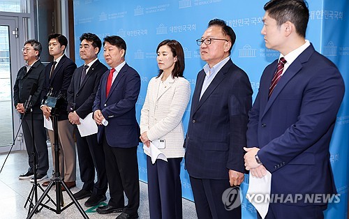 "부정선거 음모론 오염말라"…장동혁 사퇴 요구 분출_온다예