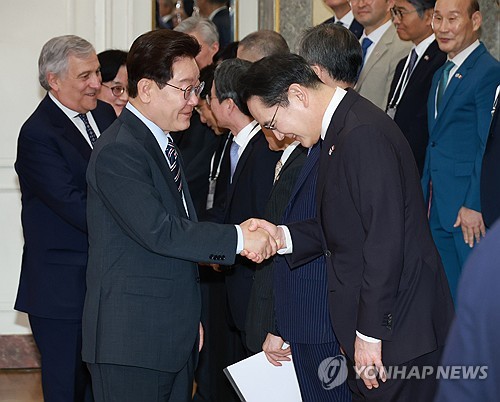李대통령, 이재용과 청와대 만찬…호남 반도체 클러스터 최종 조율_정지서
