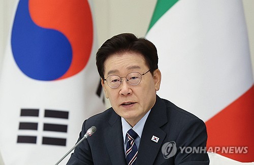 李대통령 "여당, 책임의 언어 써야…열정은 진영 아닌 국민 전체에"_정지서