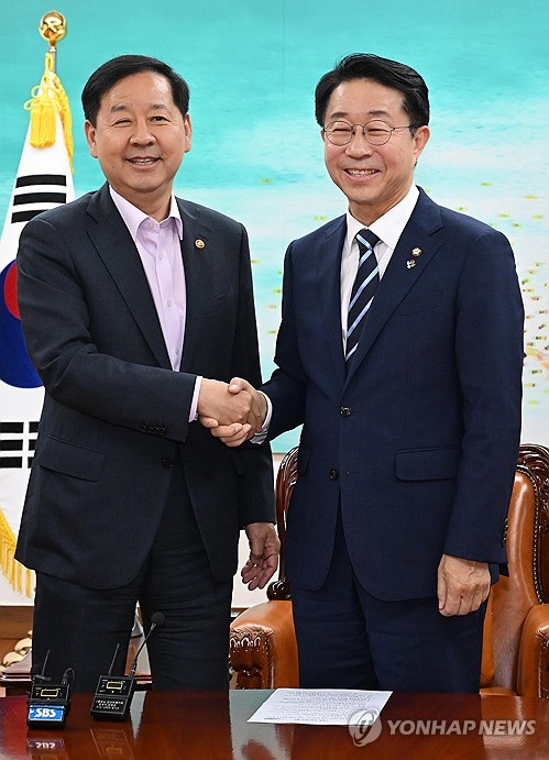 "초과세수 사용처 잘 강구해 달라" 당부에 구윤철 "제2,제3 반도체 수출 만들어야"_김성준