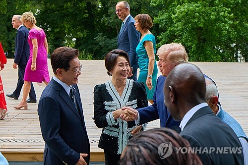 트럼프에 北문제 거론한 李대통령…"중동전쟁 해결처럼 한반도 평화 역할 해달라"_정지서