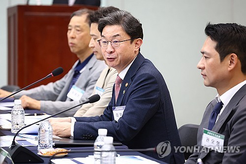 이억원 "투자전쟁 시대…인내·모험자본 생태계가 국가 경쟁력"_정원