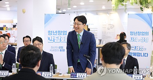 임광현 국세청장 "청년 창업자 성장 집중하도록 세정지원 강화"_최욱